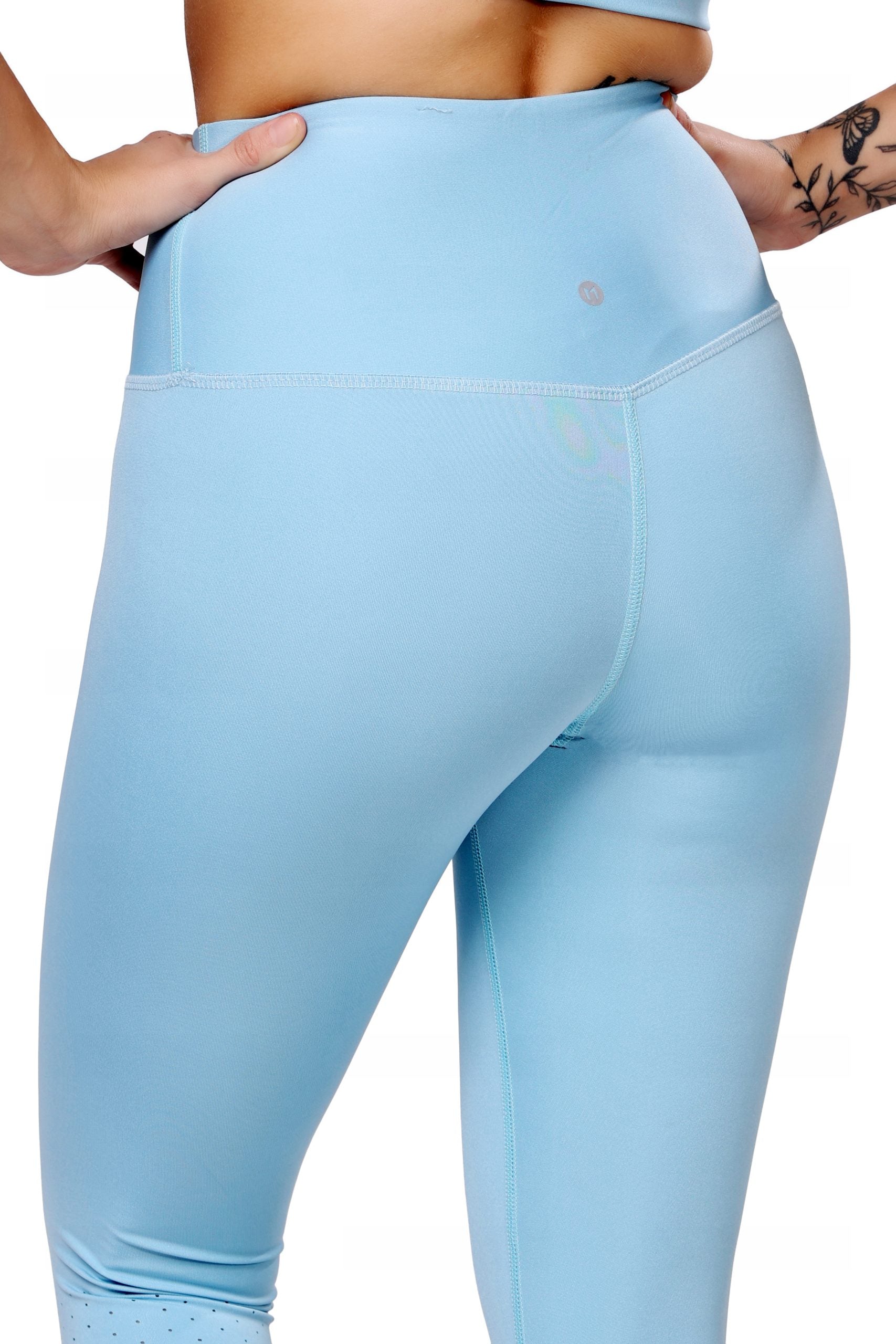 Laser Sky Blue Leggings – Cool Tone, Sleek Fit, All-Day Flexibility