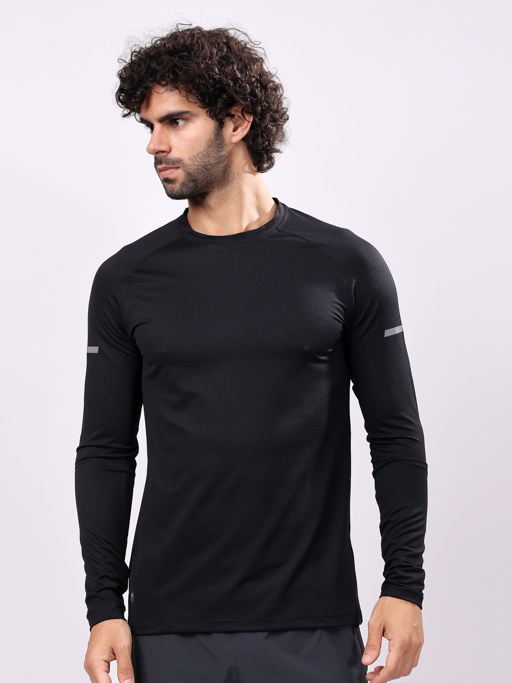 Plain Black Round­Neck Full Sleeve Tee