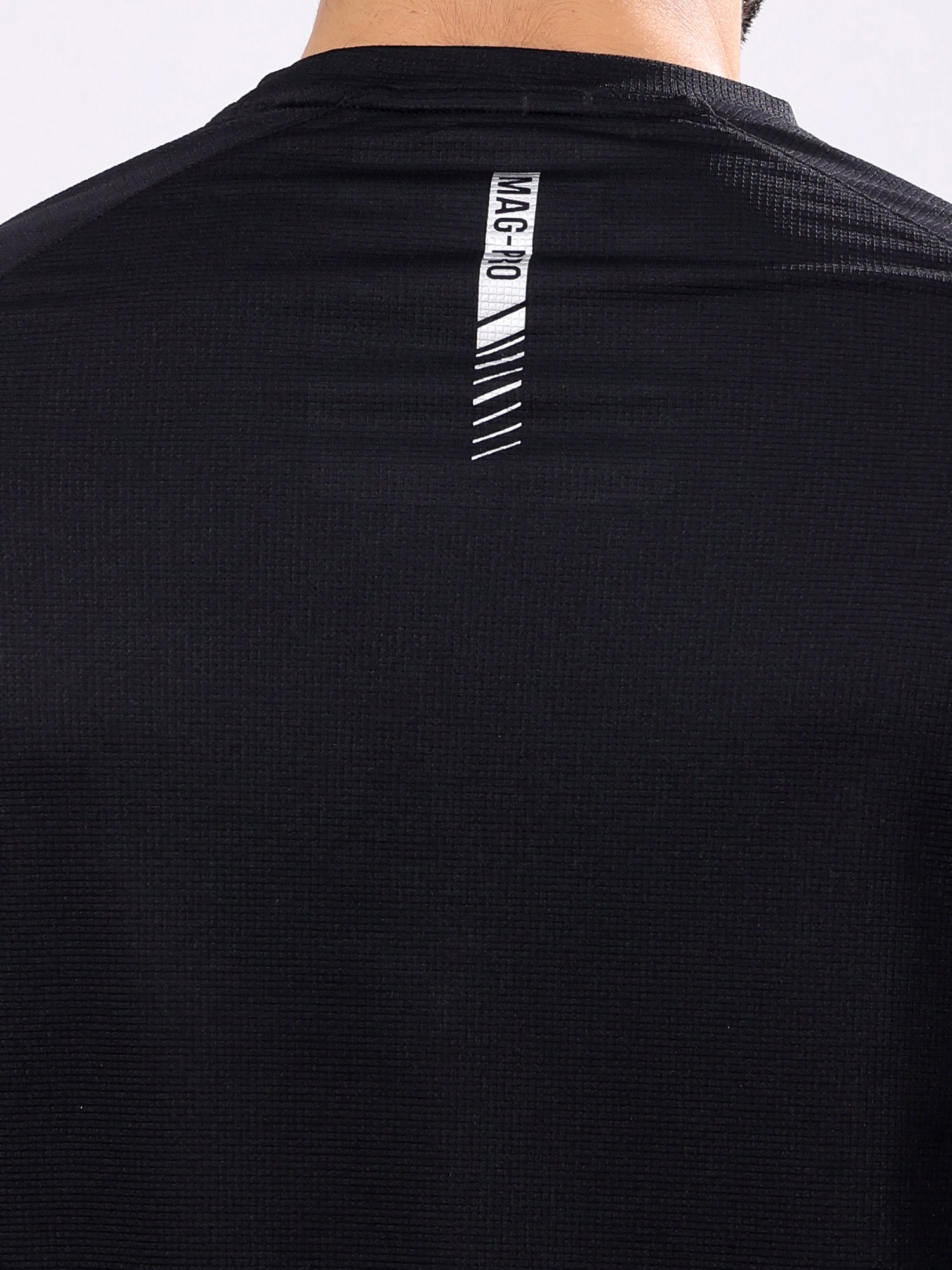 Plain Black Round­Neck Full Sleeve Tee