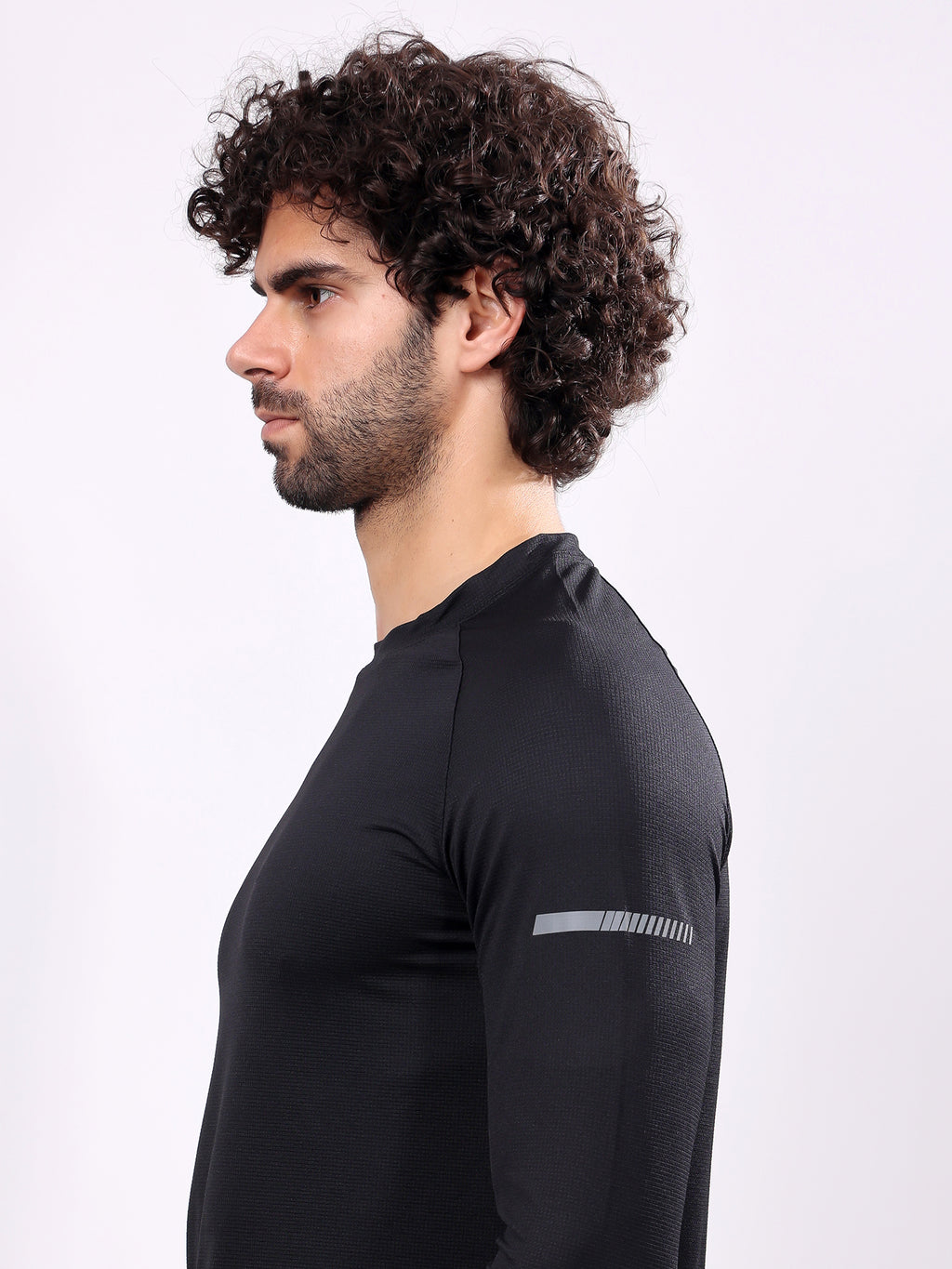 Plain Black Round­Neck Full Sleeve Tee