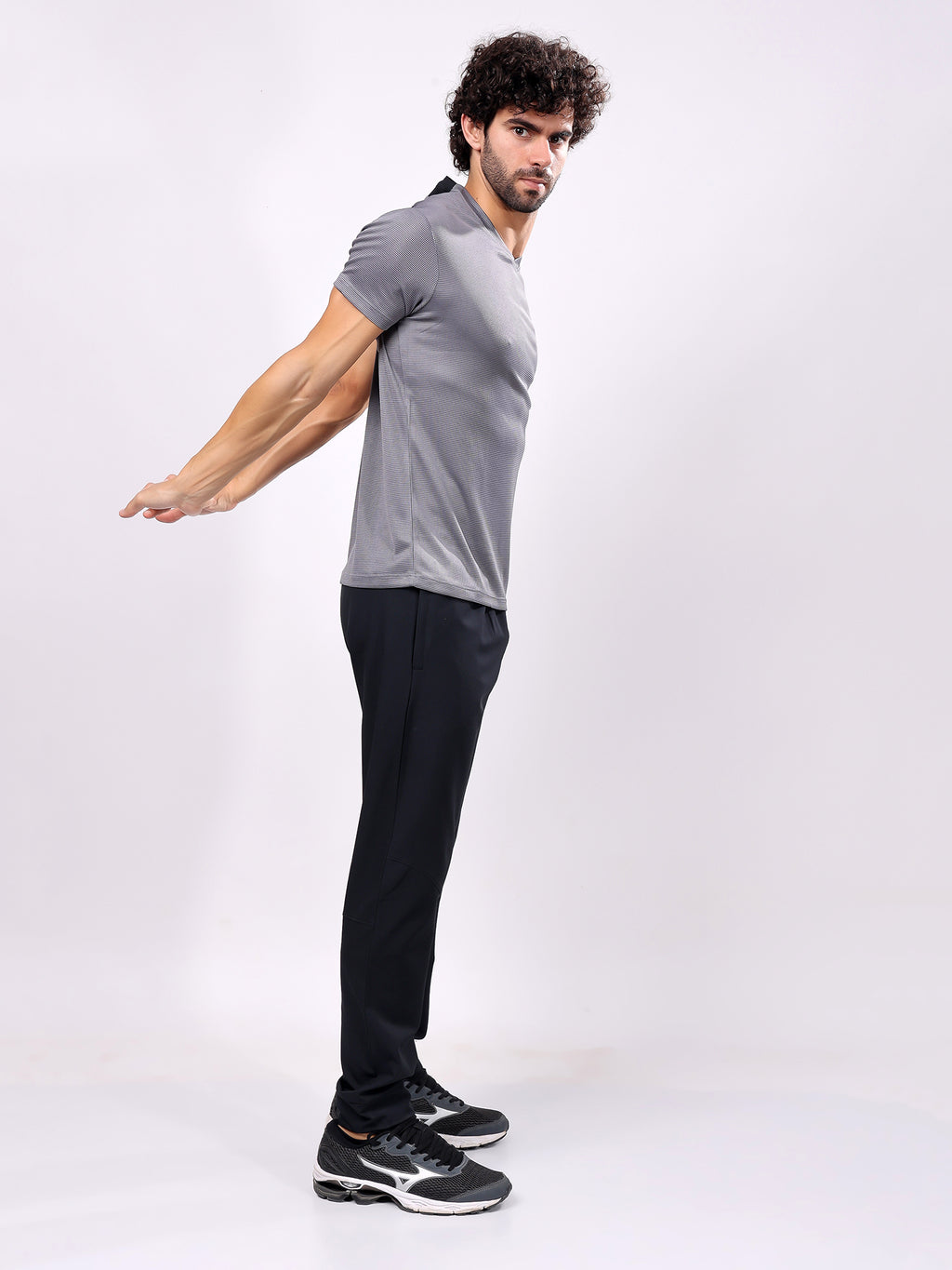 Plain Grey Round­Neck Tee